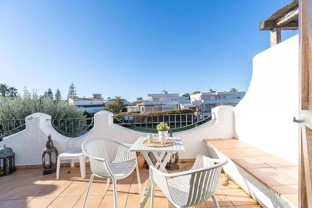 2027 Casa De Pescador Con 3 Habitaciones, Piscina Y Amarre By Homeselectspain Empuriabrava Spain