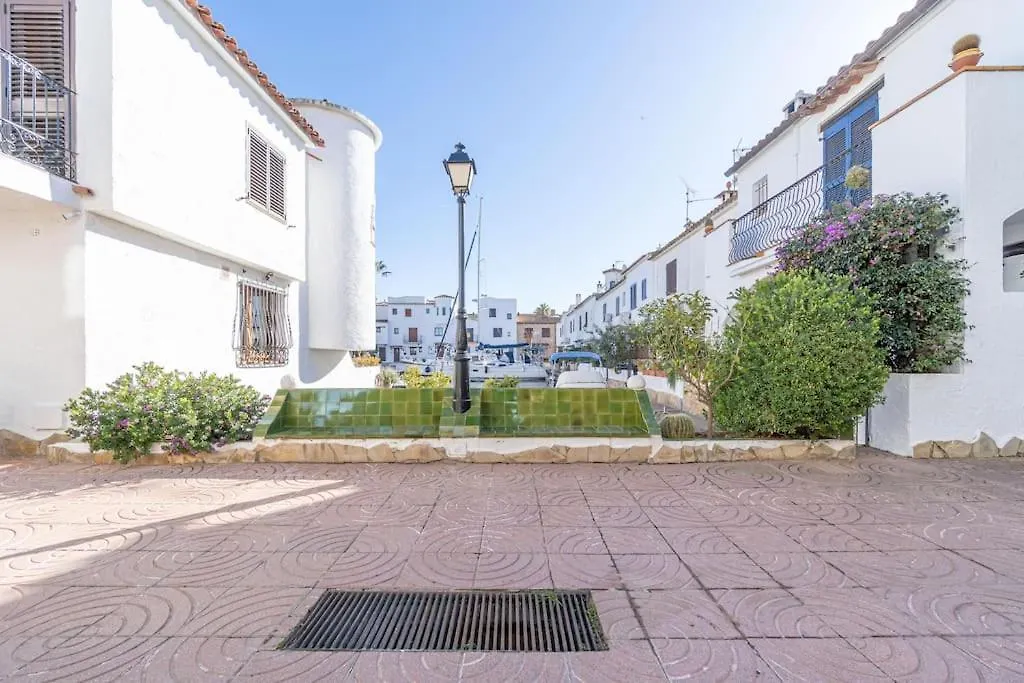 2027 Casa De Pescador Con 3 Habitaciones, Piscina Y Amarre By Homeselectspain Empuriabrava Tatil Evi